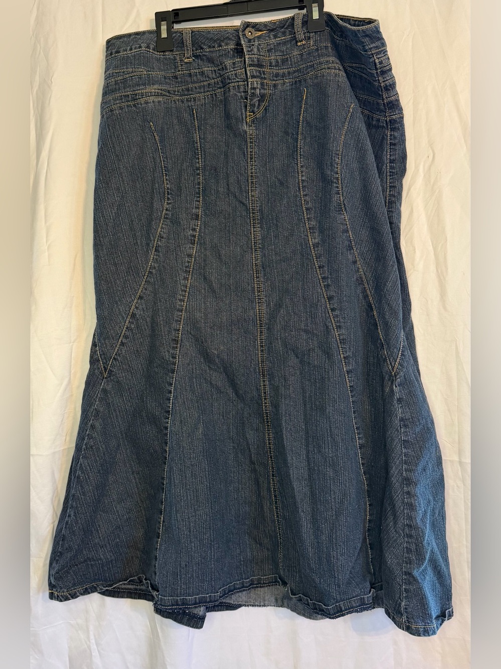 Cato Women’s Blue Denim Skirt size 16 with Back Pockets